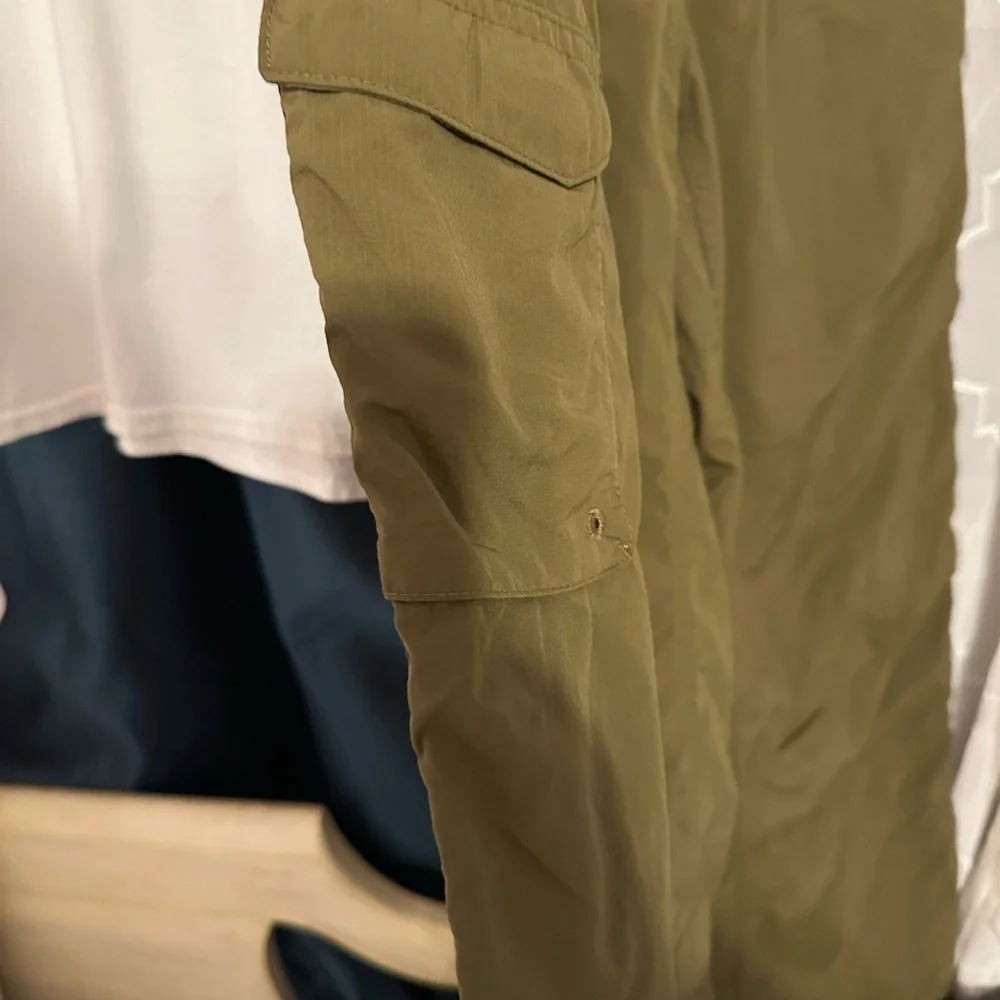 Columbia Youth xl light weight olive green Cargo/utility pants - Picture 8 of 10